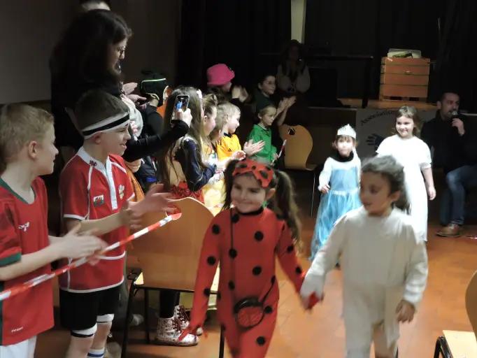 Une soir&eacute;e carnaval de l'&eacute;cole r&eacute;ussie
