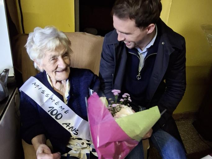 Germaine Lucienne Desvignes f&ecirc;te ses 100 ans