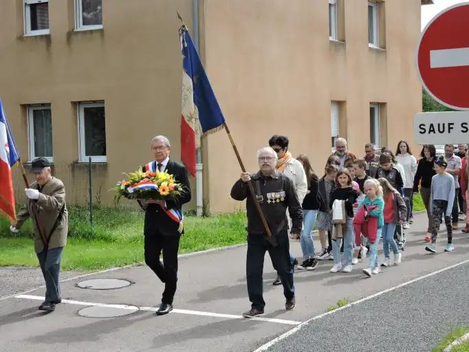 Bonne participation &agrave; la comm&eacute;moration du 8 mai 1945