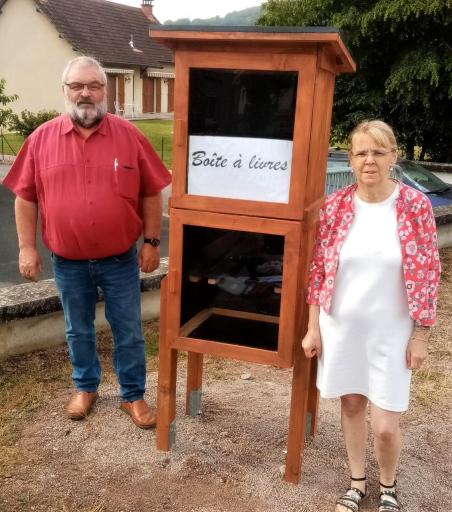 De nombreuses lectures disponibles dans la boîte à livres installée place de la mairie