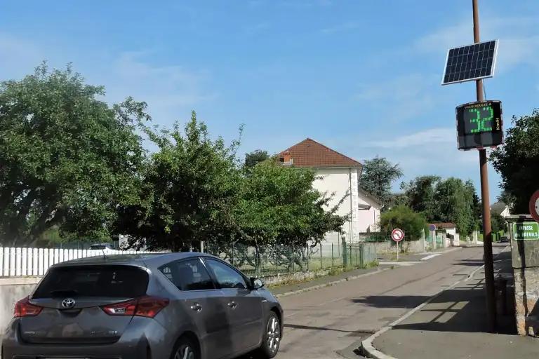 Le radar pédagogique a été installé rue de la Croix Blanchot