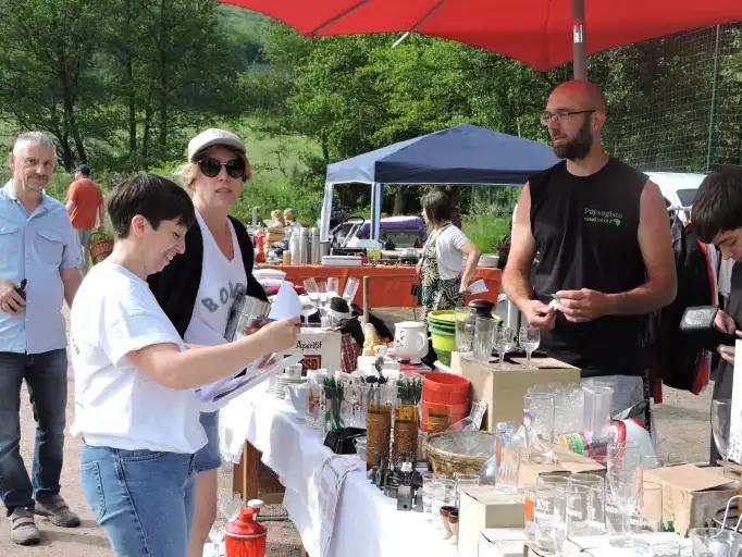 76 exposants au vide-grenier de l'école