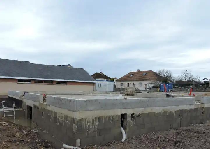 L'avancement de la construction du restaurant scolaire