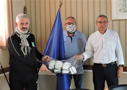 Le FC Marmagne offre cinquante masques à la commune