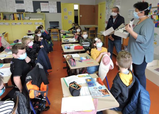 La commune offre des masques aux &eacute;coliers de l'&eacute;cole &eacute;l&eacute;mentaire