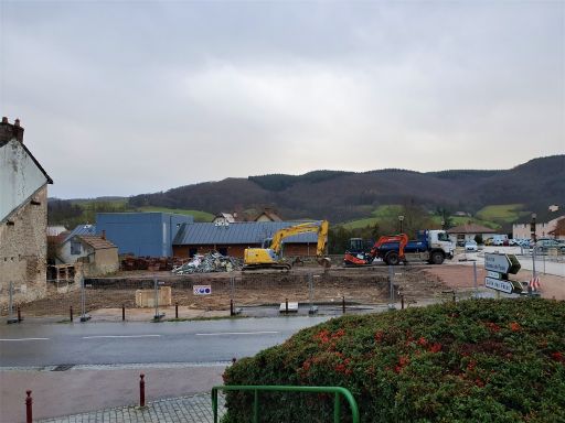 La d&eacute;molition en vue de la construction du cabinet m&eacute;dical est termin&eacute;e